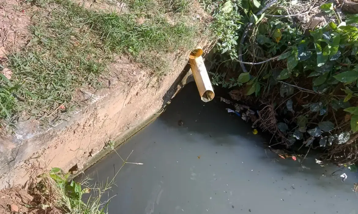 Quilombo de cabo frio denuncia despejo irregular de esgoto