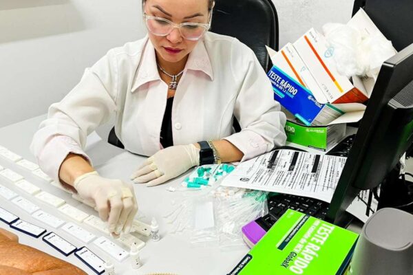 Várzea Grande oferece testes rápidos e vacinação gratuitos em ação no shopping