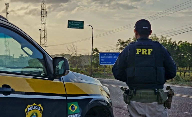 PRF investiga causas de colisão que matou família em General Carneiro