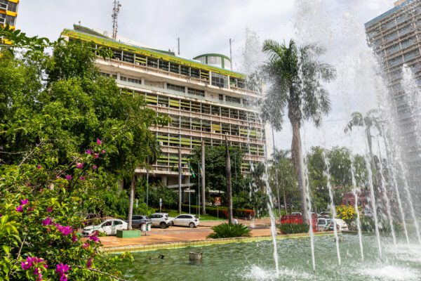 Prefeitura de Cuiabá paga salários nesta sexta e movimenta R$ 99 milhões