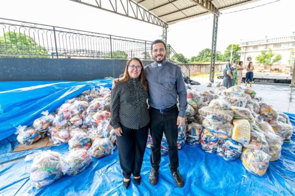 Vinde e Vede arrecada 15 toneladas de alimentos para famílias de Cuiabá