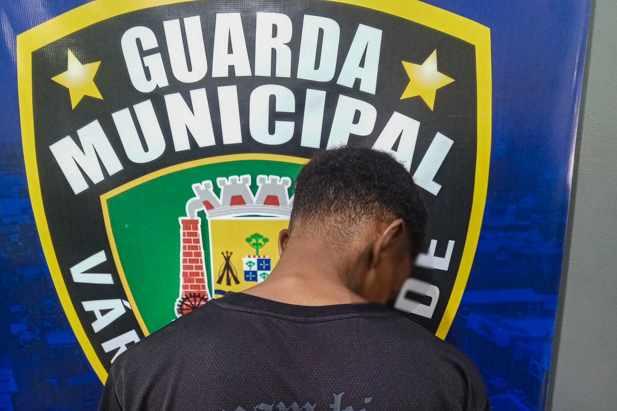 VG: Jovem é detido após desobedecer e ameaçar guardas durante abordagem