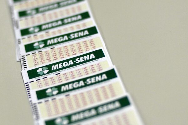 Mega-Sena acumula novamente e prêmio principal vai para R$ 60 milhões