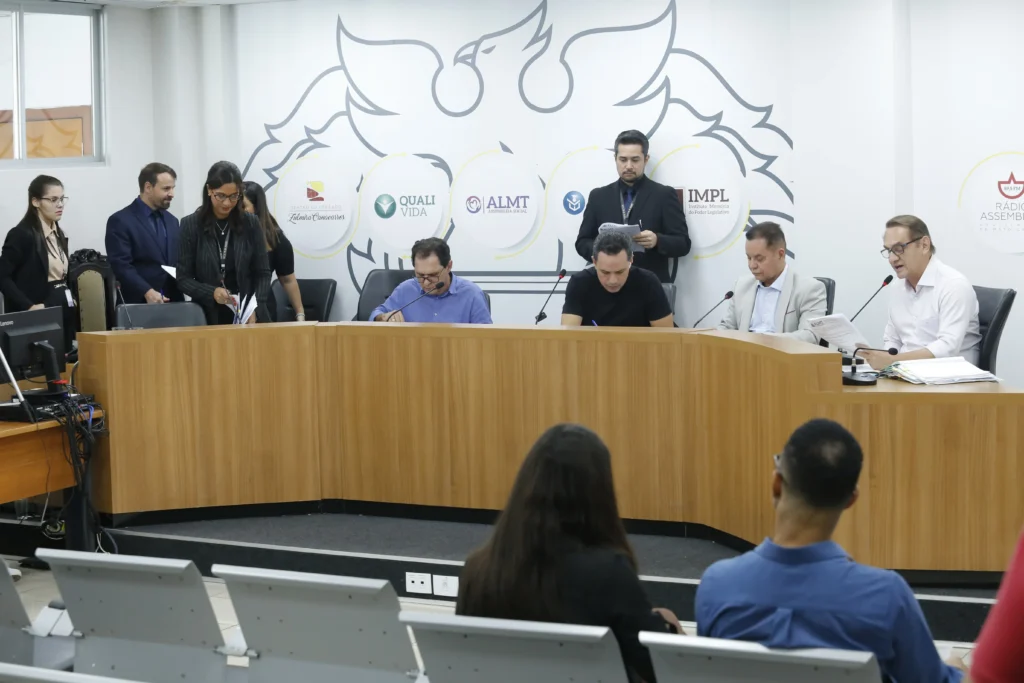 CCJR aprova propostas e reforça debate no legislativo